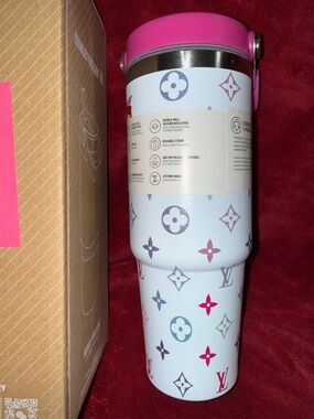 Stanley Quencher H2.0 30oz White Tumbler with Murakami Design- Hot Pink Lid NIB